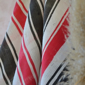 Authentic old berber cover 150X280 cm / HAIK VINTAGE CARPET 117 / hand-woven Moroccan blanket / unique / boho / old fabric