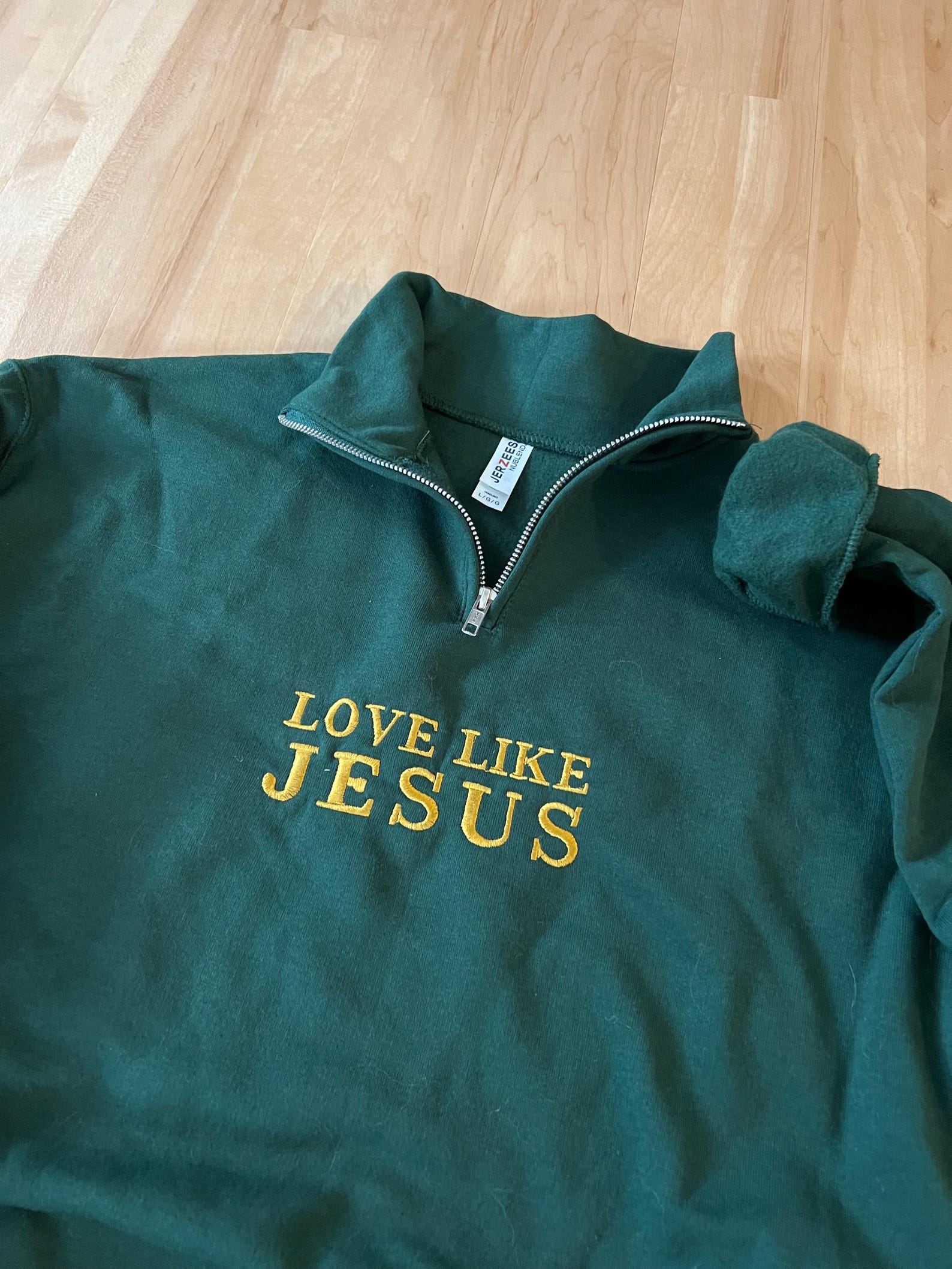 Love like Jesus sweatshirt main image 1