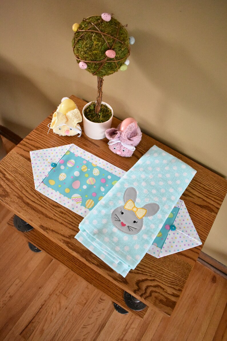 Easter Mini Table Runner, Small Table Runner, Seasonal Table Runner