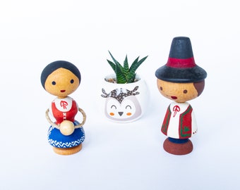 Vintage Peruvian Spool Dolls: Hand Carved Folk Art Figurines