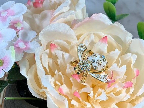 Joan Rivers Classic Collection, Winter snowflake b