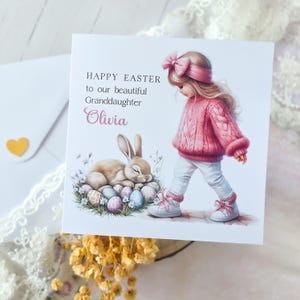 Personalisierte Osterkarte mit Hase, Frohe Ostern an die schöne Enkelin, einzigartig gestaltete gedruckte Karte für Tochter, Nichte, Schwester