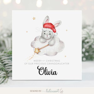 Buon primo Natale della nostra preziosa nipotina, biglietto personalizzato con benedizioni dei nonni per un bambino, dolce coniglietto festivo sulla nuvola