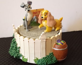 Vintage Disney Lady and the Tramp Music Box, obrotowa platforma, gra Bella Notte