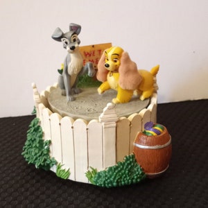 Rare Vtg Disney Collectible Lady and the Tramp Revolving Platform Music Box, Plays &#39;This is the Night&#39; (Bella Notte)