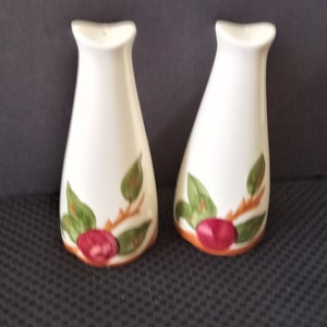 Vtg Midcentury Hand-painted Franciscan Apple Salt and Pepper Shakers, Franciscan Ware, USA, 1940s -50s