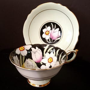 Vtg Paragon Fine Bone China Tea Cup & Matching Saucer Daffodils Tulips on Black Background Saucer has Mint Green Background, England 1930s