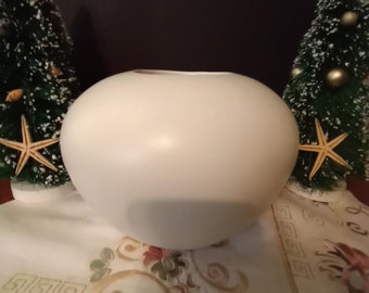 Vtg Matte White Round Ceramic Vase, Summer Vase, Large Centerpiece Vase, Statement Vase, Jacpa Ceramics of Michigan, 1980s