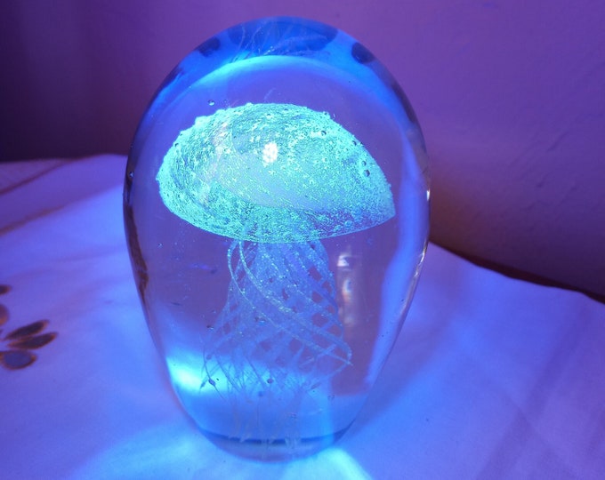Stunning Vintage White Jellyfish Art Glass Decor Paperweight Handmade