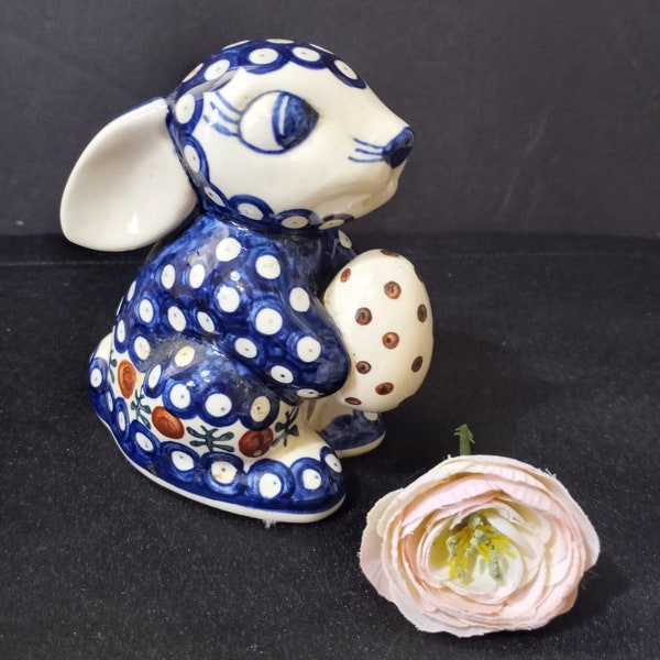 Vtg Boleslawiek Wiza Hand-painted Polish Peacock Style Folk Pottery Easter Bunny with Polka Dot Easter Egg