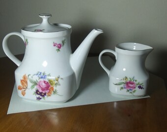 Thun of Czechoslavakia Vintage Collector/'s Porcelain Ceramic Flowers and Roses Romantic Cottage Style Teapot and Creamer Shabby Chic Style