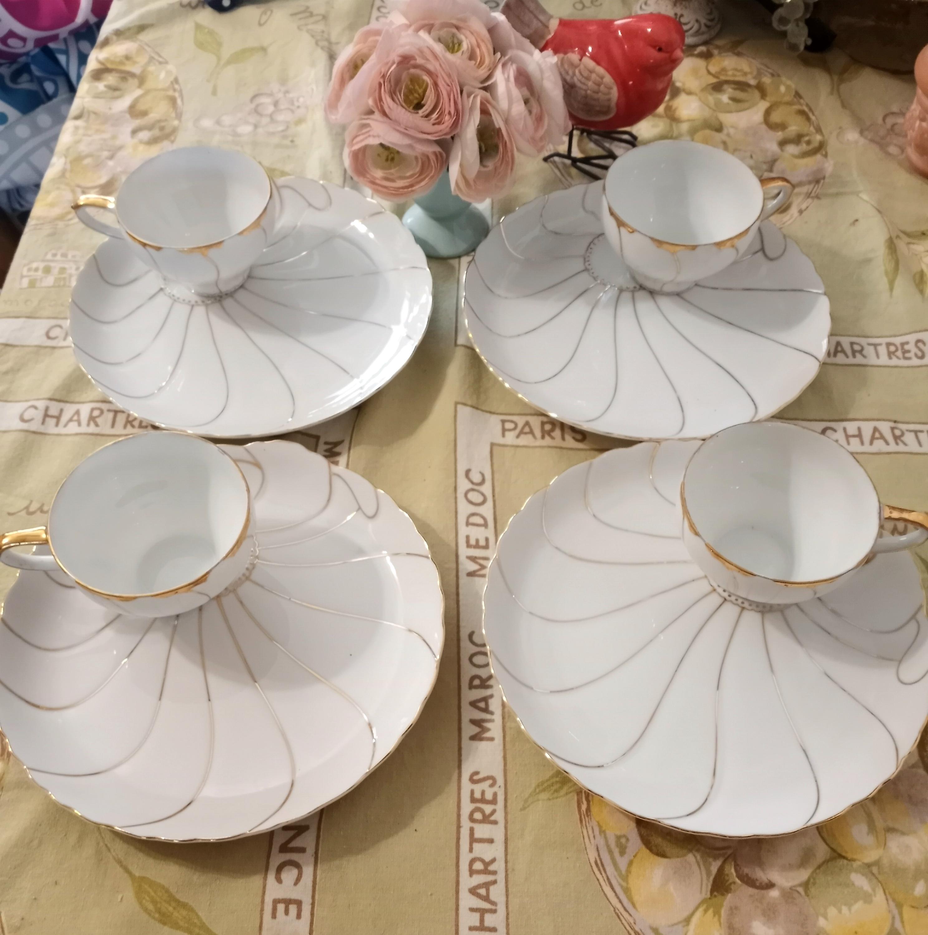 Midcentury Noritake Bone China Snack Set: 22K Gold, Japan, 1960s