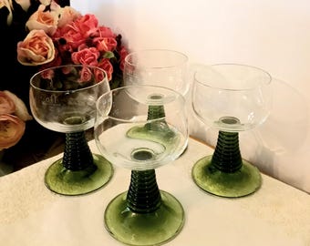 Conjunto de 4 taças de vinho vintage Roemer Germany Beehive, com haste verde.