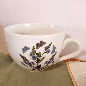 VTG Portmeirion Botanic Garden Jumbotasse mit Lavendel und Schmetterlingen, große Tasse, großer Becher, Suppentasse, Stoke on Trent; England, 1980er- 90er Jahre