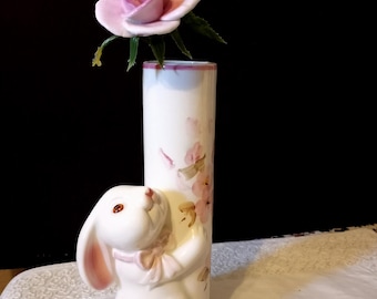 Vintage Weiss Brazil Ceramic Bunny Vase: Hand-Painted Floral Decor