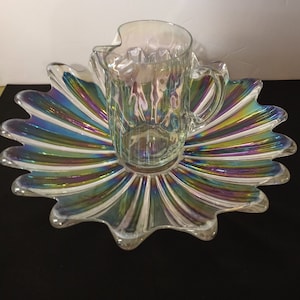 Bol à pétales de fleur en verre céleste irisé Mid-Century et pichet irisé assorti, ensemble sélectionné, différents fabricants, années 50-60