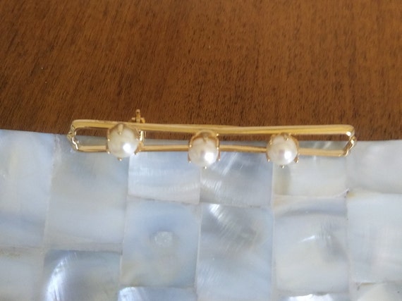 Vtg Three Faux Pearls on 24K Goldfill Bar Brooch … - image 7