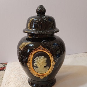 Vintage Cameo Medallion Ginger Jar: Marble Look Ceramic with 22K Gold