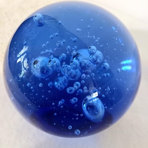 Vintage Murano Cobalt Blue Art Glass Paperweight: Bullicante Bubbles
