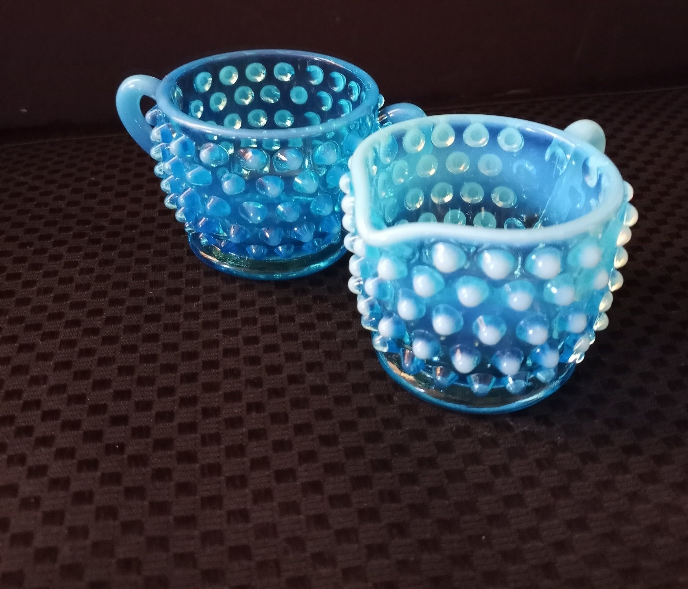 ヴィンテージ フェントン ブルー オパールセント ホブネイル スモール