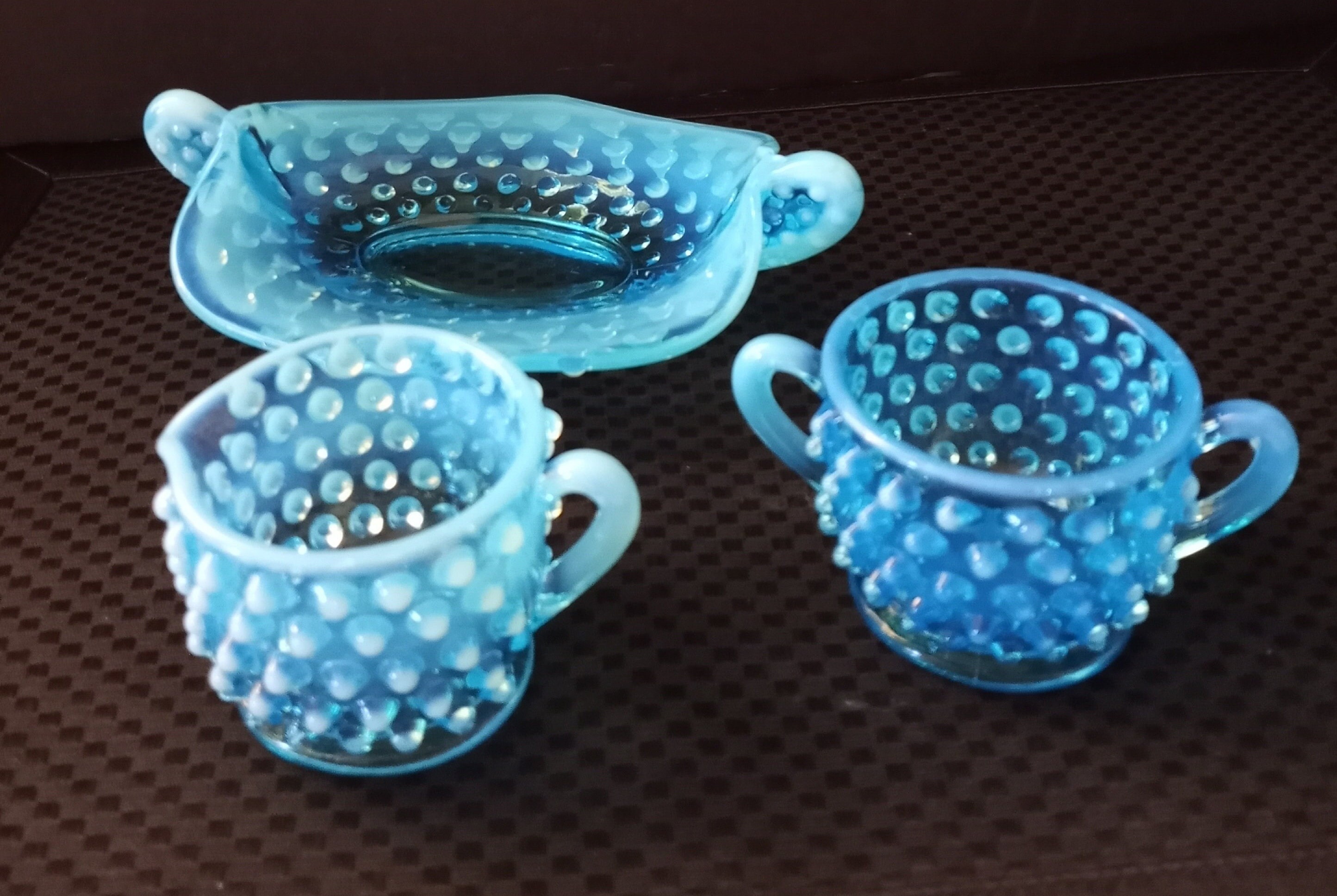 ヴィンテージ フェントン ブルー オパールセント ホブネイル スモール