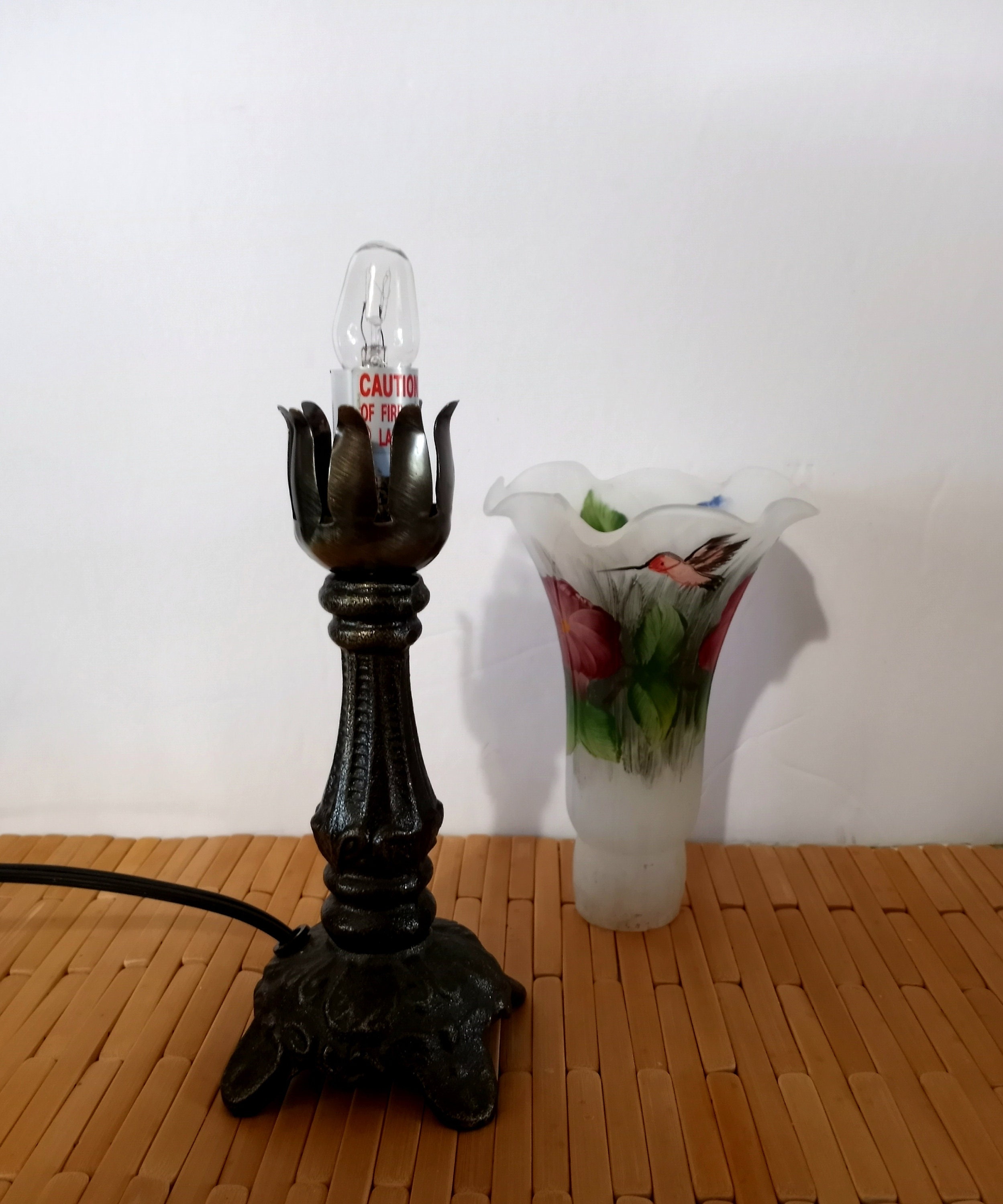 Vtg Handpainted Lily Lamp, With Red Flowers & Hummingbird on