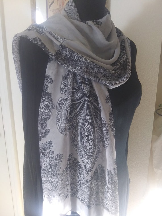 100% Finest Silk Scarf Paisley Gray and Black Vin… - image 5