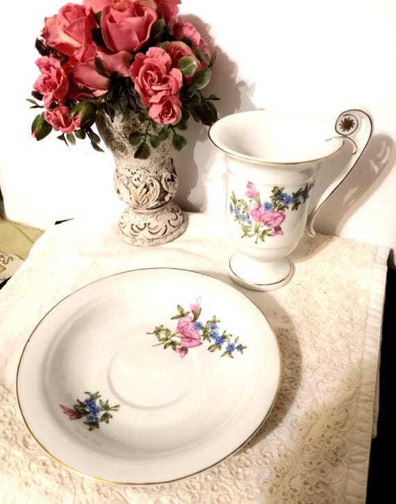Vintage Kaiser West Germany Porcelain Hot Chocolate Cups: 22K Gold