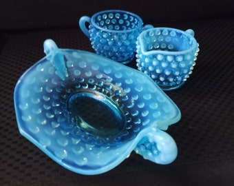 ヴィンテージ フェントン ブルー オパールセント ホブネイル スモール