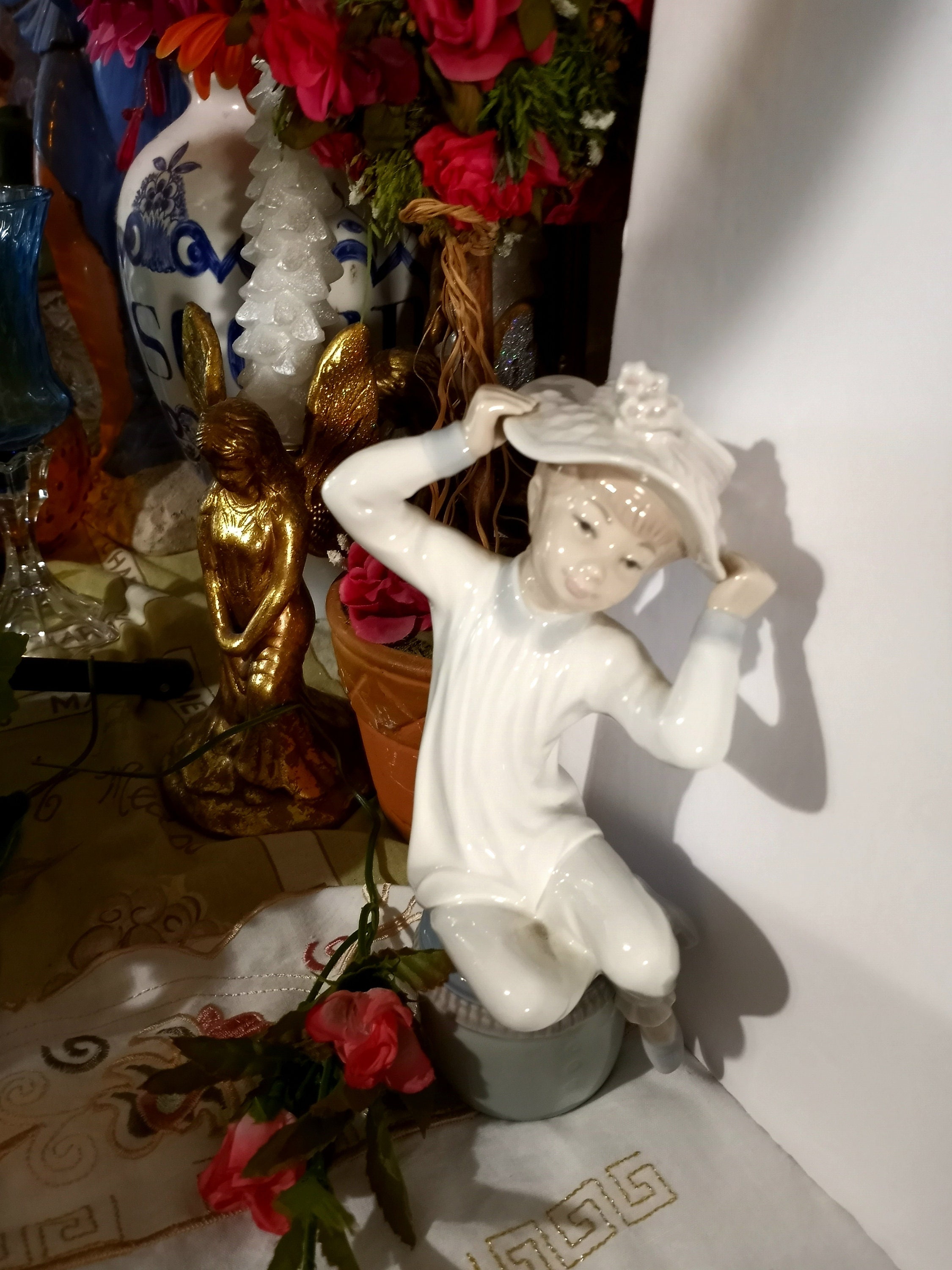 Vintage Lladro Porcelain Figurine: Girl With Hat, Signed 1985 - Etsy