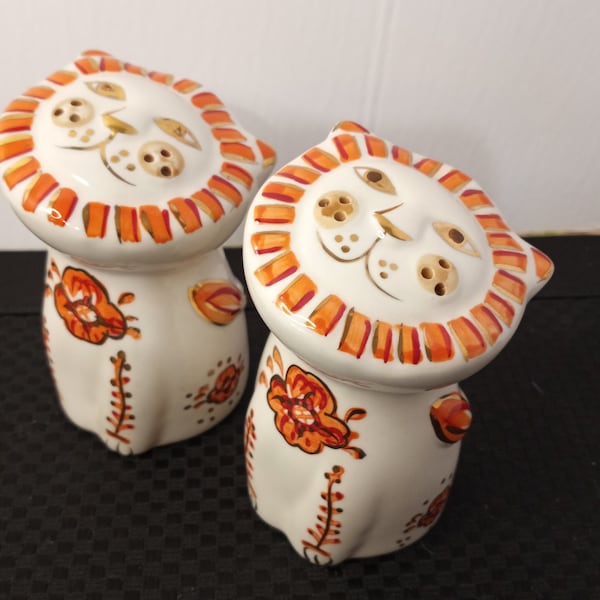 Pair of Vtg Anthropologie Handpainted Lion Salt and Pepper Shakers with 22K Gold Accents, Scarce Whimsical Design, Discontinued, 1990s