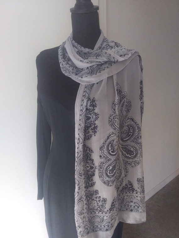 100% Finest Silk Scarf Paisley Gray and Black Vin… - image 7