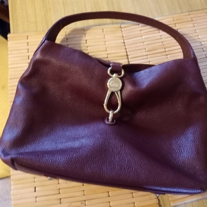 Vtg Dooney and Bourke Belvedere Logo Lock Hobo Pebbled Leather Bag Purse Shoulderbag in Burgundy Color Goldtone Hardware USA 1990s Etsy UK