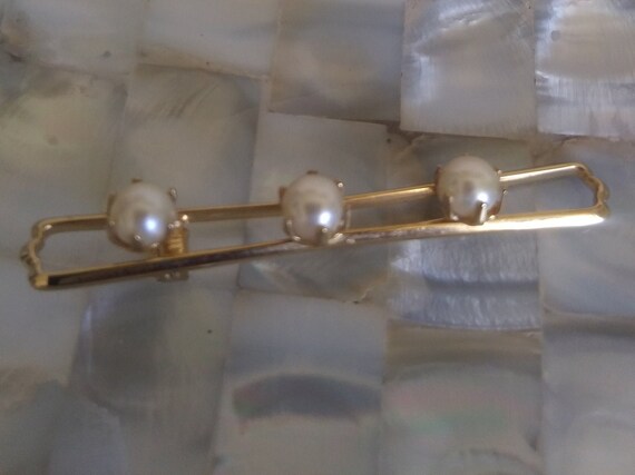Vtg Three Faux Pearls on 24K Goldfill Bar Brooch … - image 1
