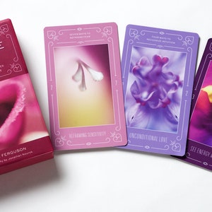 Intuitive Living Oracle Cards (62 Oversized Cards)