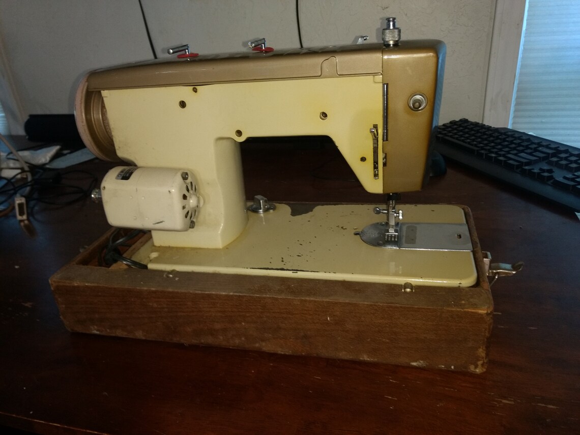 Vintage 1950s Fleetwood Zig Zag Sewing Machine Works but Etsy