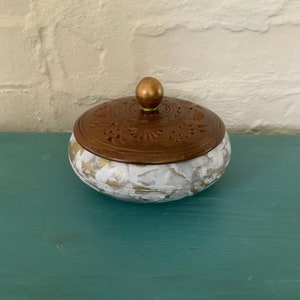 Vintage Round Wooden Trinket Box (C7)