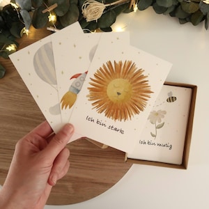 Set aus 12 Affirmationskarten mit bunten Motiven für Kinder zum Geburtstag oder zur Einschulung inkl. Schachtel