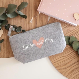 Filztasche Lehrerin mit Herz - Geschenk zum Geburtstag, zum Abschluss oder als Dankeschön - personalisiert mit Namen