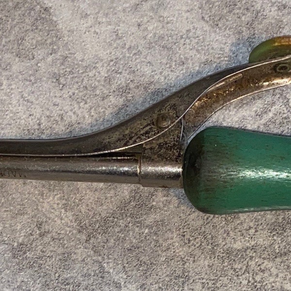 Vintage Green Handled Curling Iron