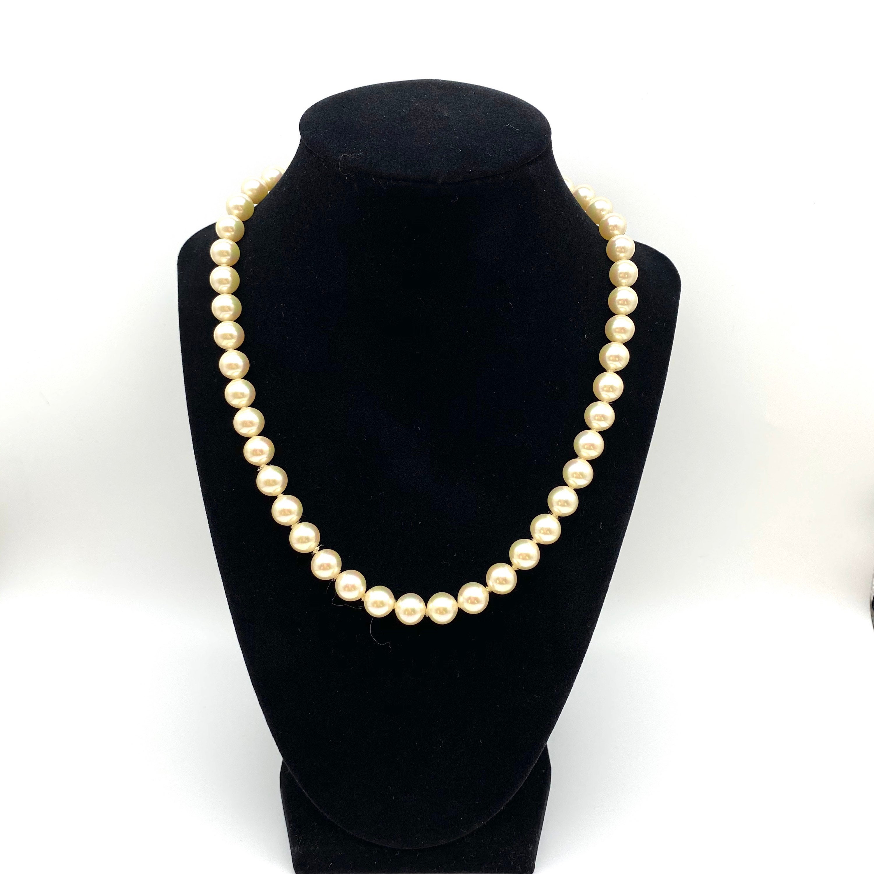 Faux pearl necklace deals with magnetic clasp