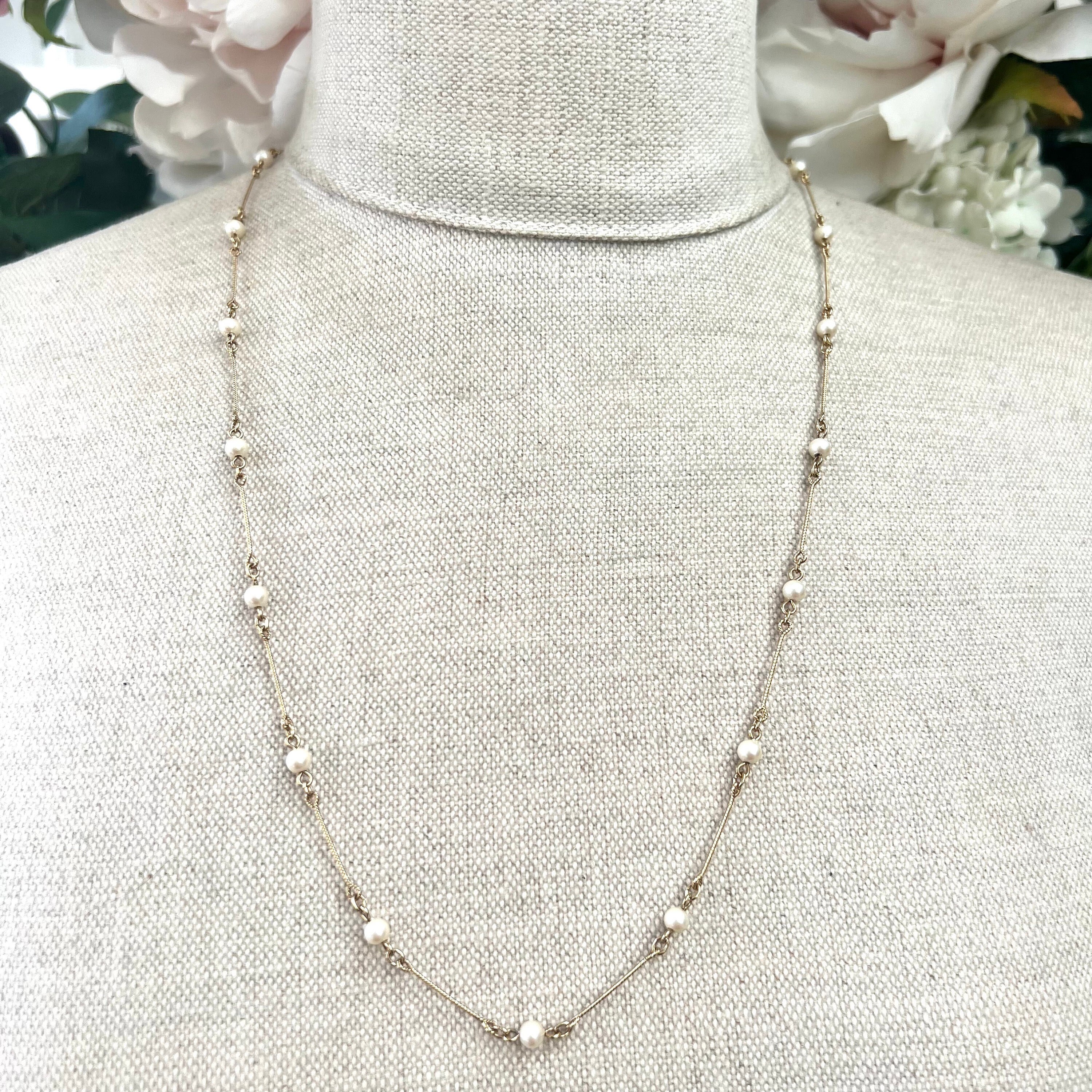 70s gold tone leaf parts × fake pearl vintage triple