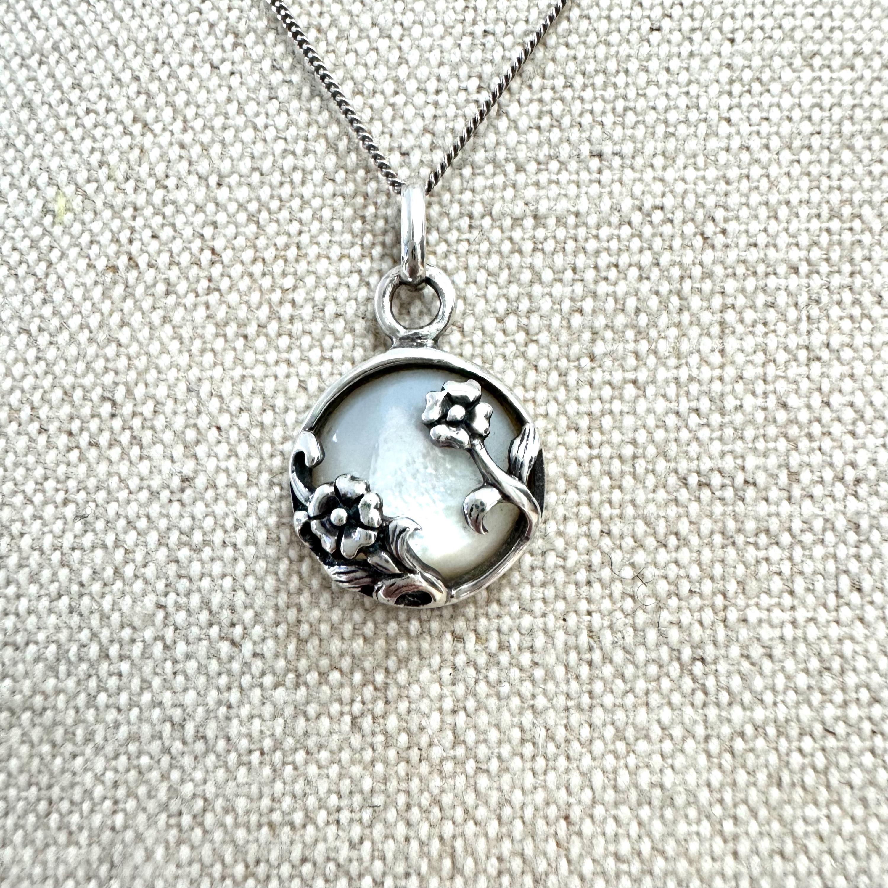 Vintage 925 Mother of Pearl Flower Signed Pendant Necklace