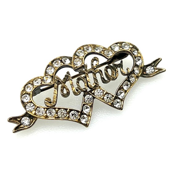 Mother brooch 2024