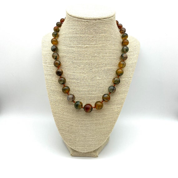 Moss Agate 1940's Graduated Hand Knotted Necklace - image 2