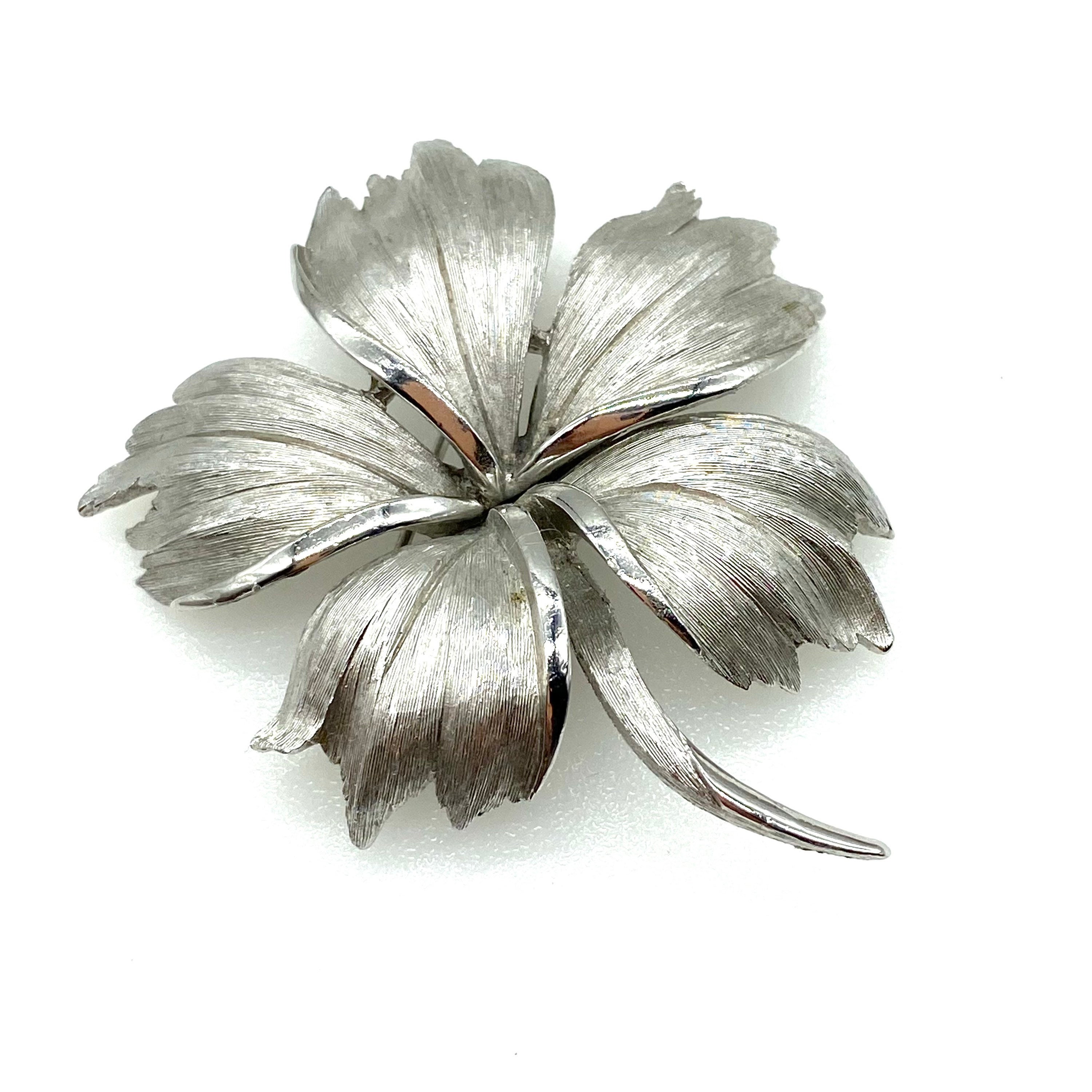 Trifari flower brooch - Etsy 日本