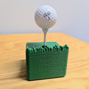 Single Golf Ball Display Stand