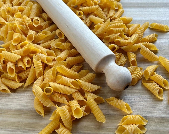 Nonna's mattarello, Italian pasta rolling pin