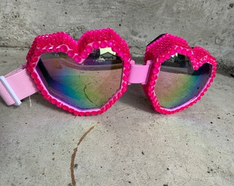 Gafas de sol con forma de corazón de color rosa intenso que reaccionan a los rayos UV: gafas - gafas de sol - accesorios - gafas de sol - gafas - Burning Man