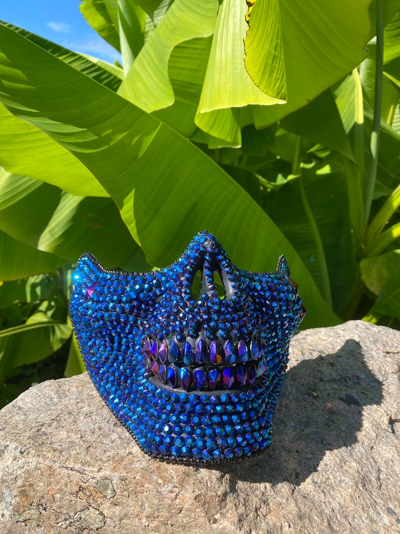 Mörkblå dödskallemask med blå tårar: ansiktsmask, dödskallemask, tårdroppar, kristaller, festival, musikfestival Skull mask